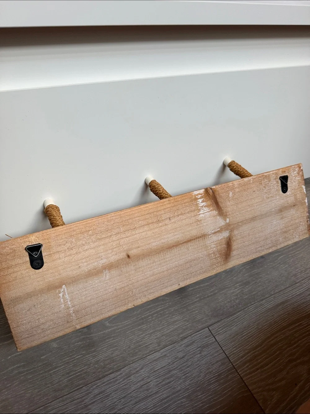 Rustic Rope Wall Hook Rack in Brown and White
